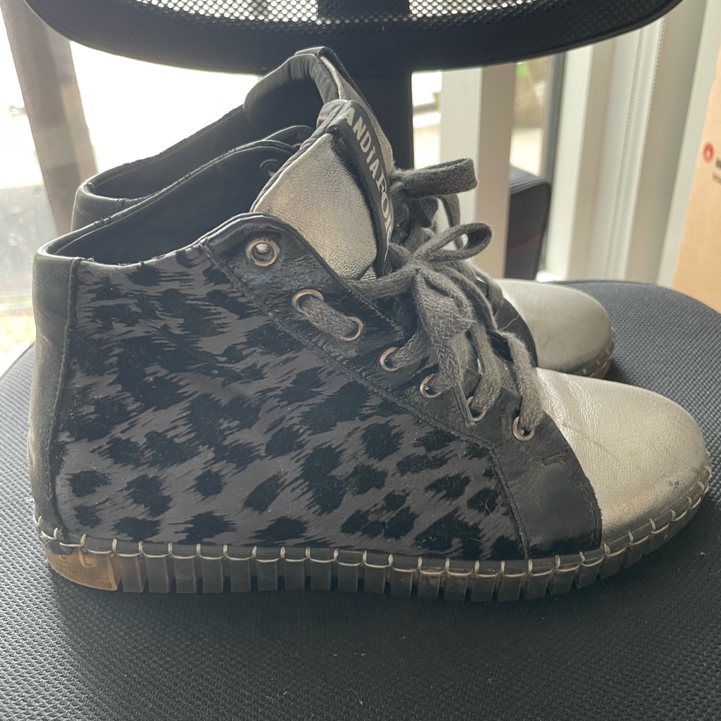 Andia Fora High Top Sneakers